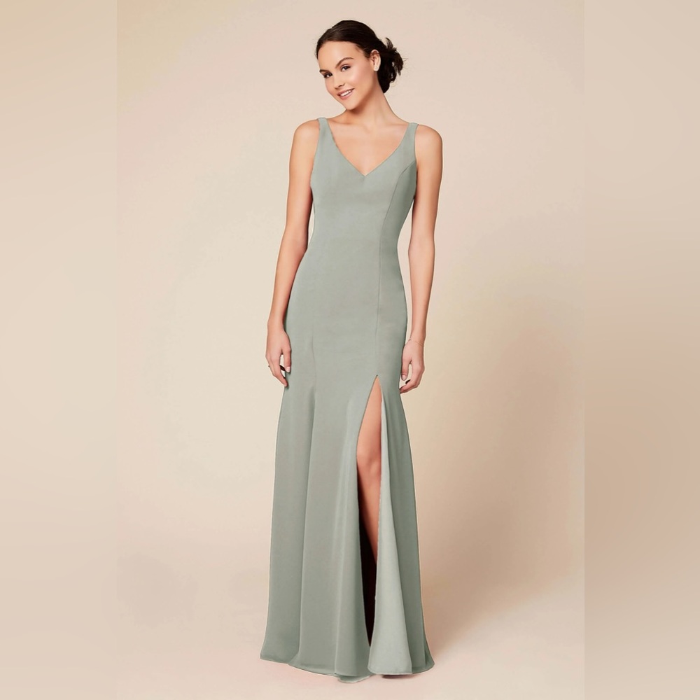 DearCleo Bridesmaid Dress “Melanie” in color Ivy Size 4